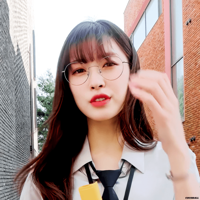 회사원 오피스룩 오마이걸 아린