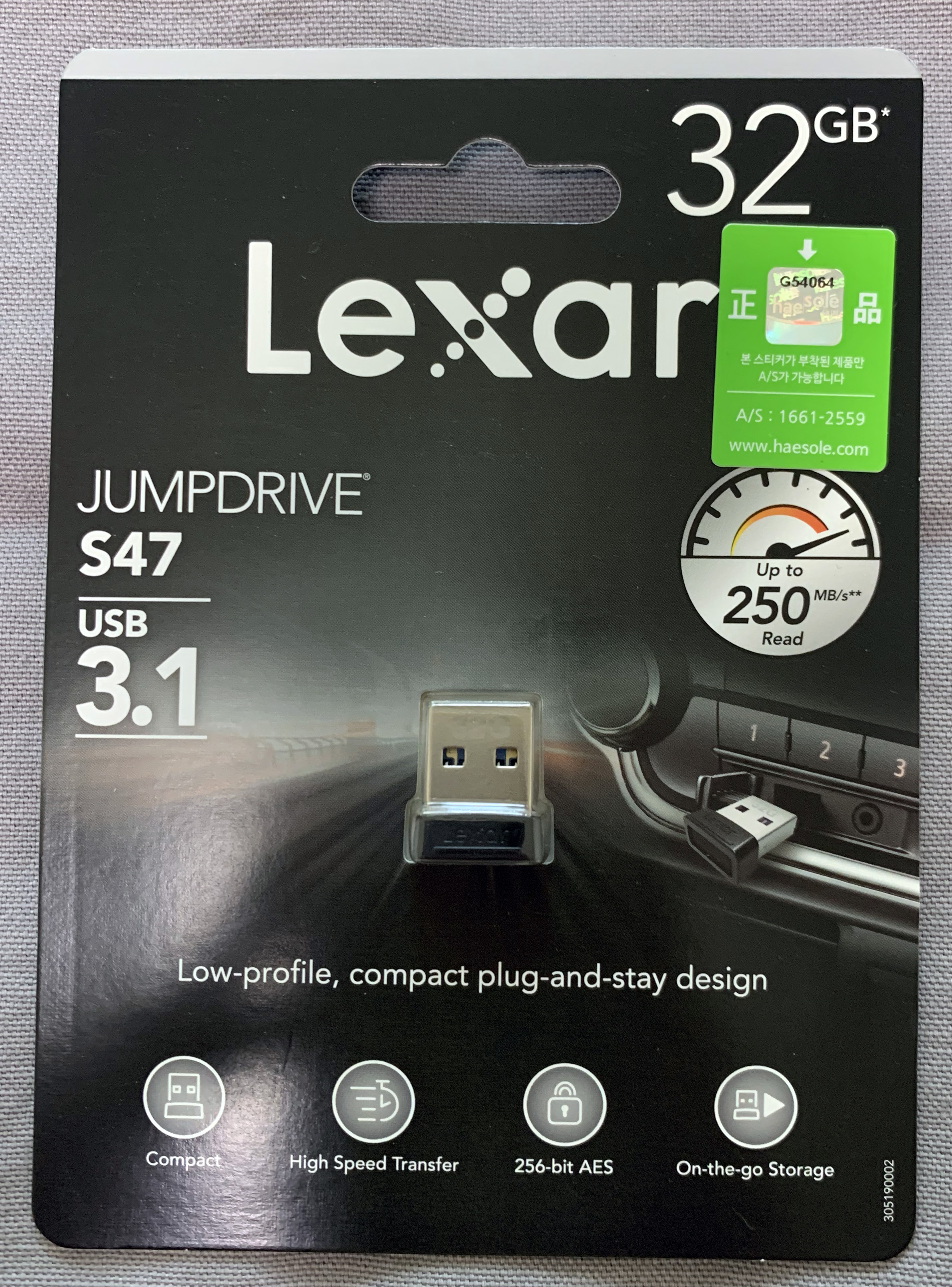 Lexar JumpDrive S47 32GB (LJDS47-32GABB)