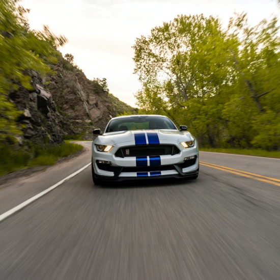 자동차 머플러에서 소음이 발생하고 물방울이 떨어지는 이유를 알아보십시오.
