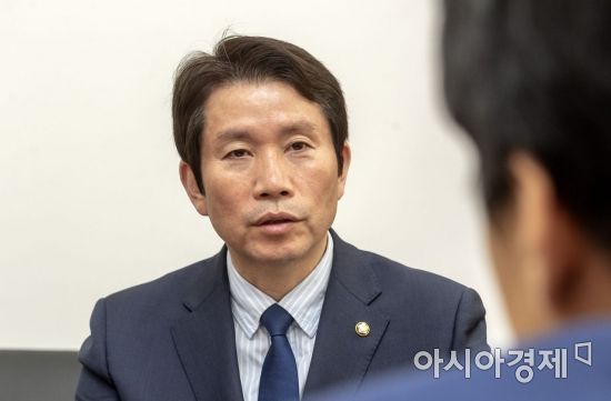  전대협 의장 시절 이인영 양키 침략자 이승만 괴뢰 내세워 박진 의원 자료 1987년 전대협 1기 의장 이인영 혁명의 주체는 수령·당·대중 어려움에 빠진 중국 국민에게 따뜻하게 손 내밀어