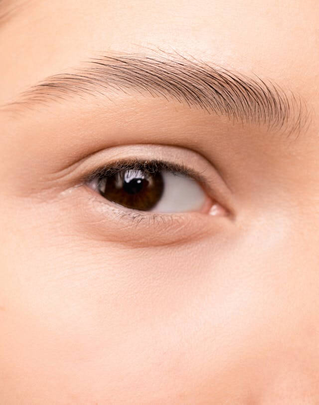 눈썹 털 머리카락에 관한 꿈 해몽 꿈 풀이