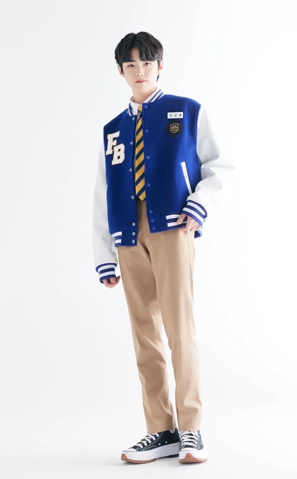 소판 귀여운 얼굴에 큰 키를 가진 9