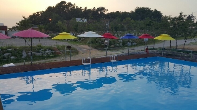블루마린캠핑장-수영장