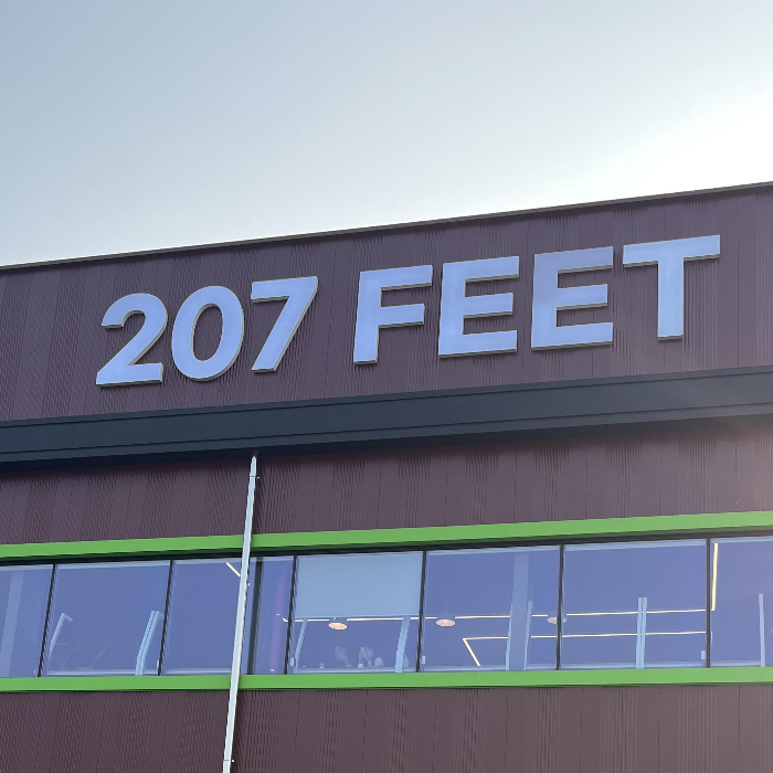 207 FEET 주차장