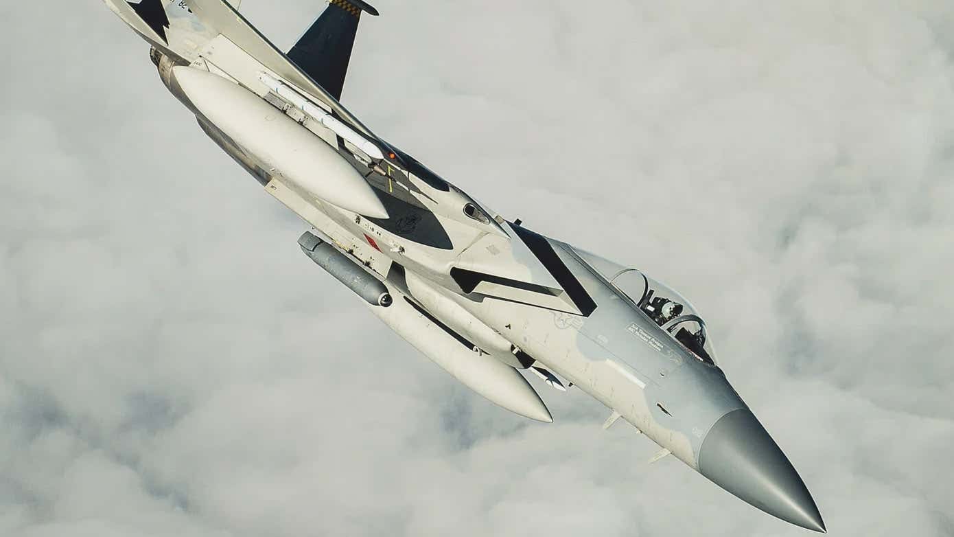 F-15의 IRST 시험은 수년동안 수행되어왔다.