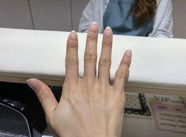 크라운네일살롱 원흥역점