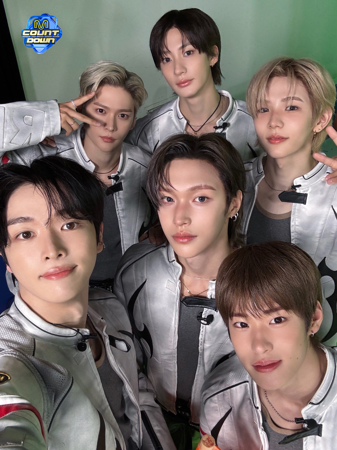 20250522엠넷트위터가족사진