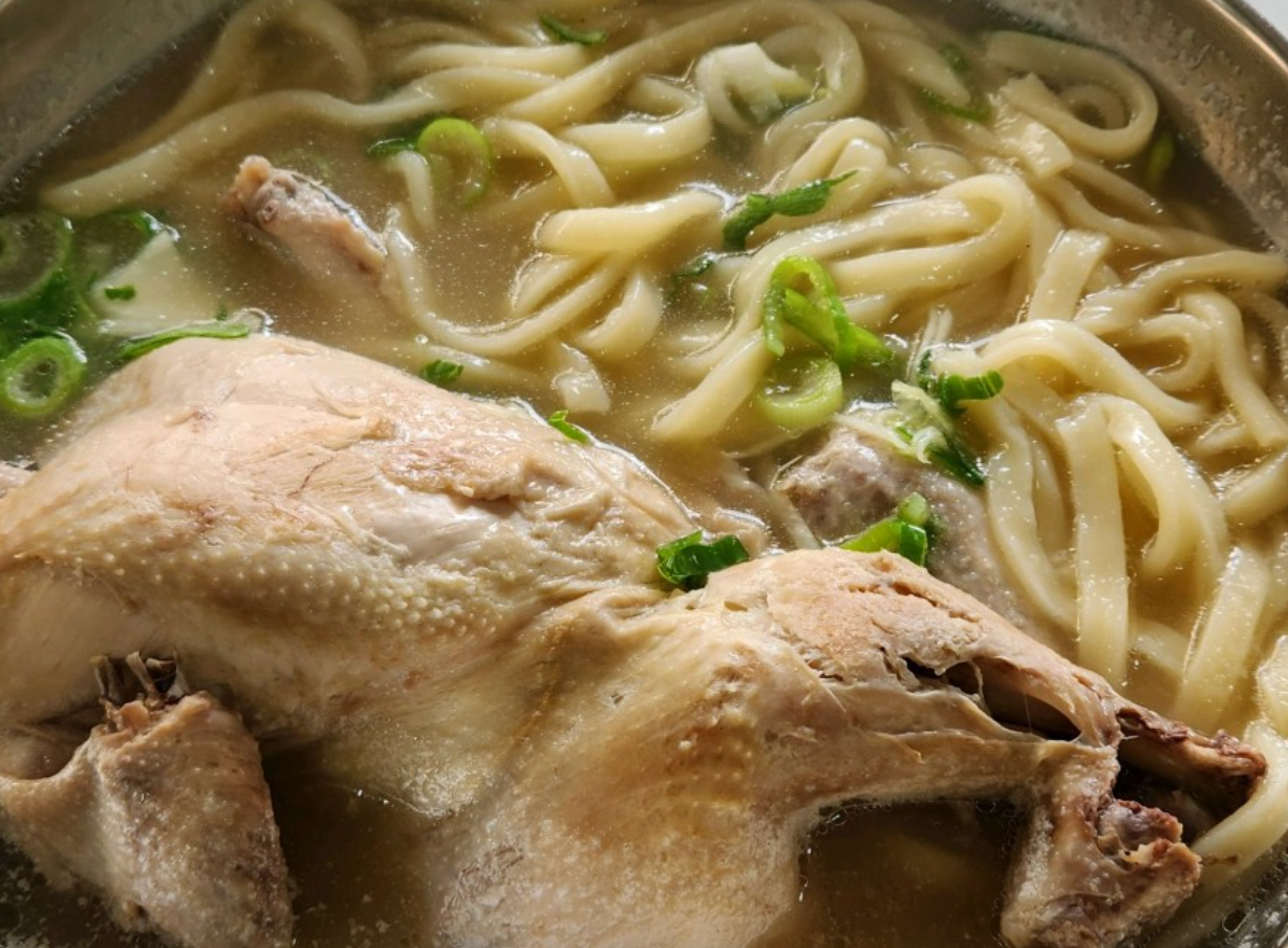 닭한마리칼국수 이미지
