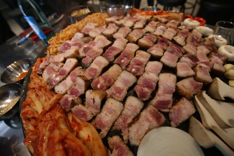 이게 육덕이지! 합정 삼겹살 8