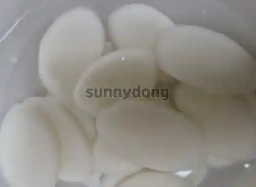 떡국 떡 냉동 보관 후 물에서 해동 이미지