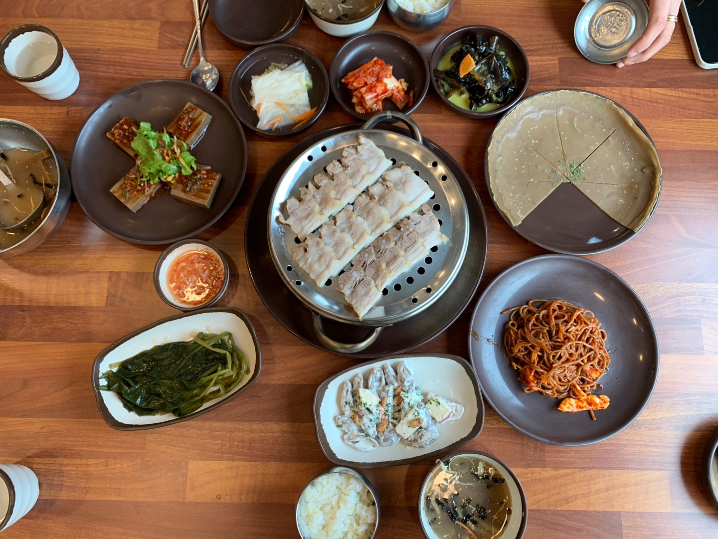 수육정식 2인