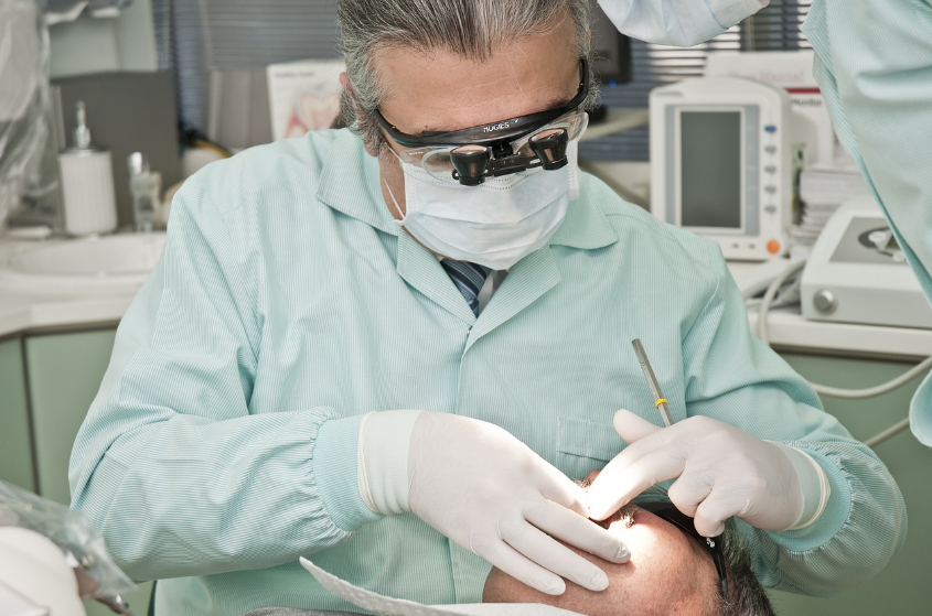 이갈이는 치과 진료를 통해 효과적으로 치료될 수 있다