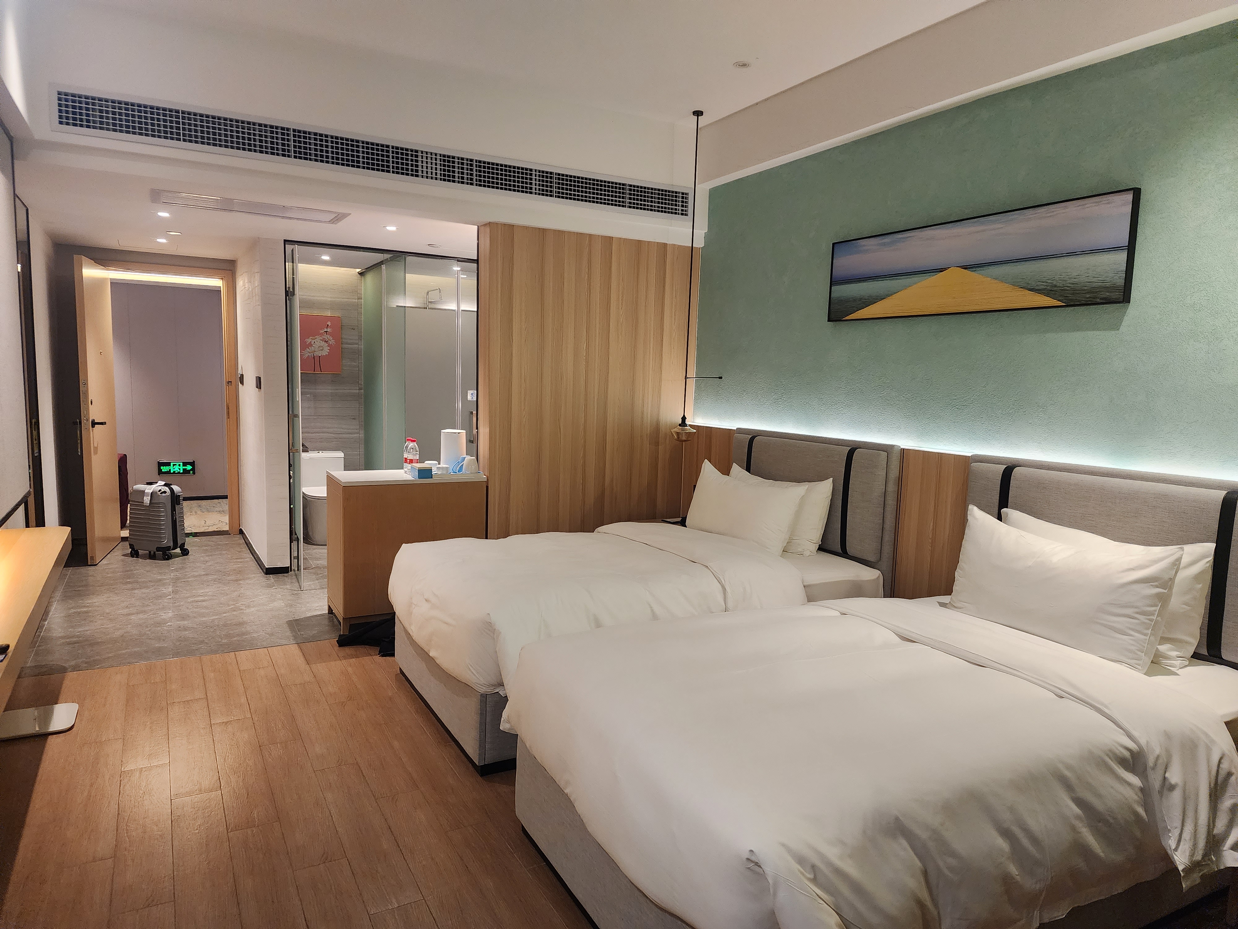  [Hainan, China]A Tranquil Retreat at Landscaped Hotel