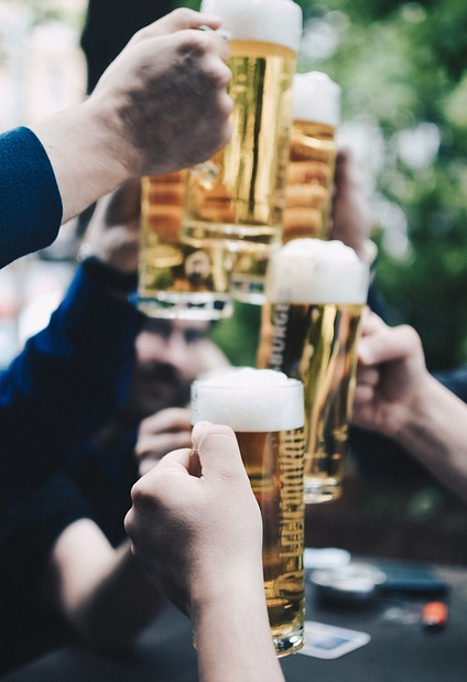 맥주로 건배하기