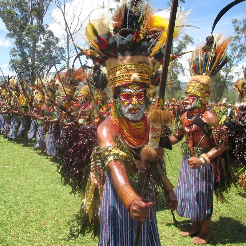파푸아 뉴기니 싱싱 축제에 참여한 한 부족