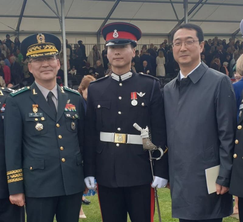  한국 육사 생도 영 샌드허스트 왕립사관학교 첫 졸업...처칠 등 배출한 명문 군사학교 VIDEO: Royal Military Academy Sandhurst