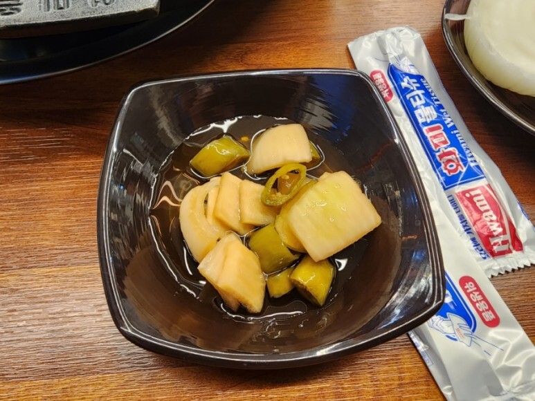 초롱꽃솥뚜껑삼겹살 이미지