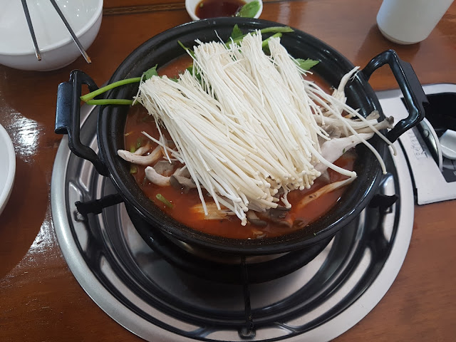 샤브샤브버섯칼국수 이미지