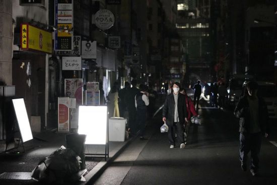  "에어컨·TV는 가족끼리 한 방에서"..전력난 우려에 절전 호소한 日정부