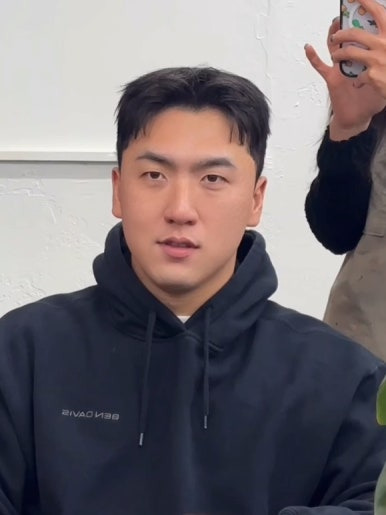 남자 미용실 이미지
