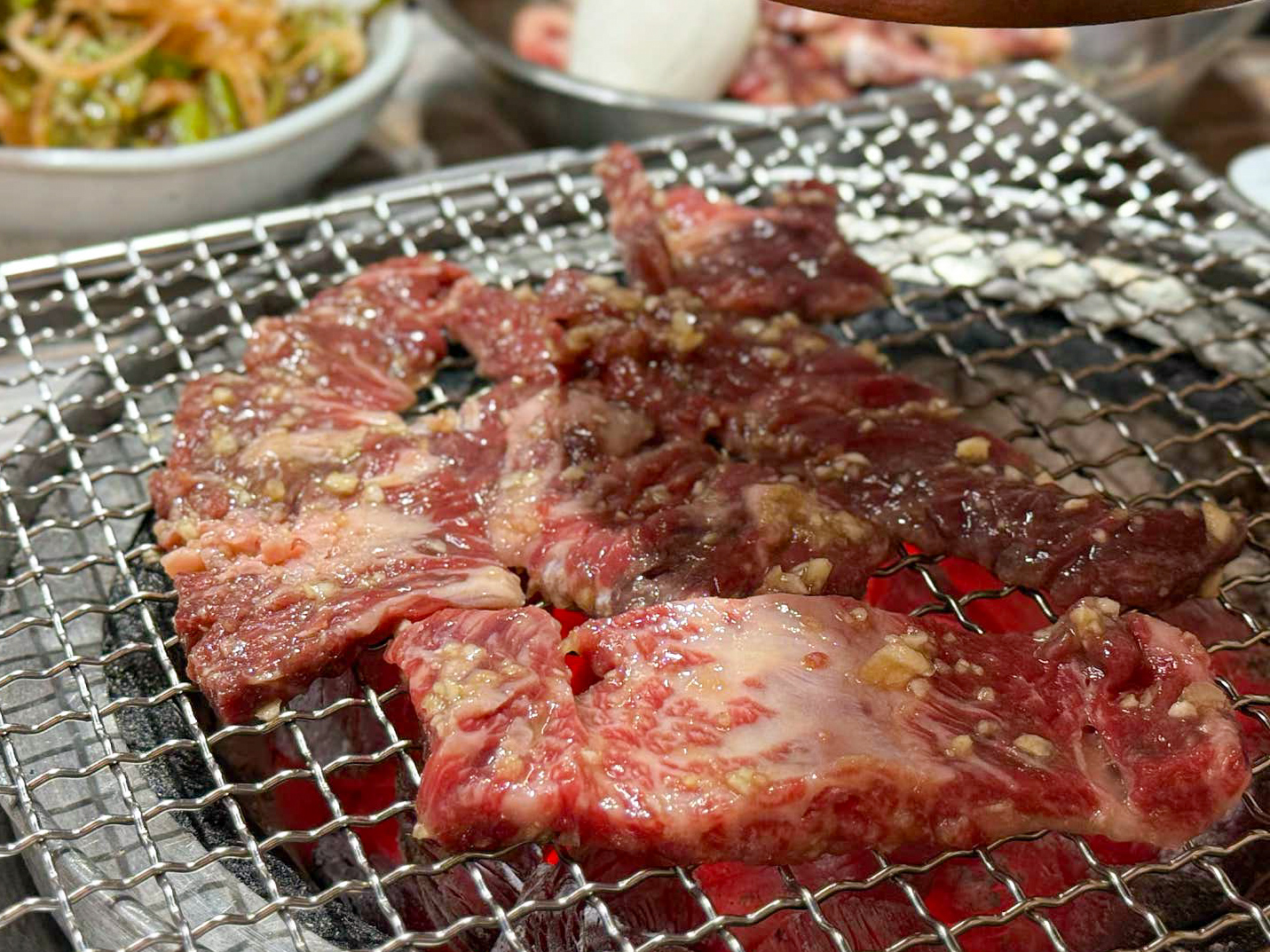 전현무계획 2 안동갈비를 숯불에 구워먹는 사진