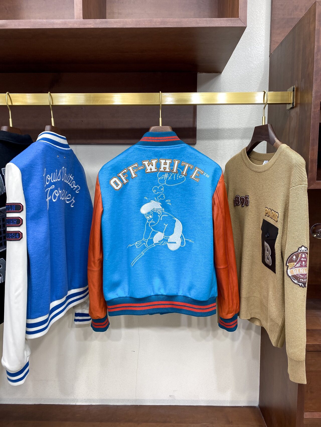  [OFF WHITE] 오프화이트 레더 엠브로이더리 바시티 자켓