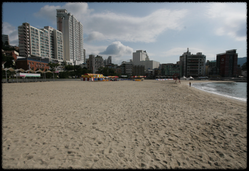 드넓은 모래해변 송도해수욕장. 출처 : 한국관광공사 홈페이지 이하