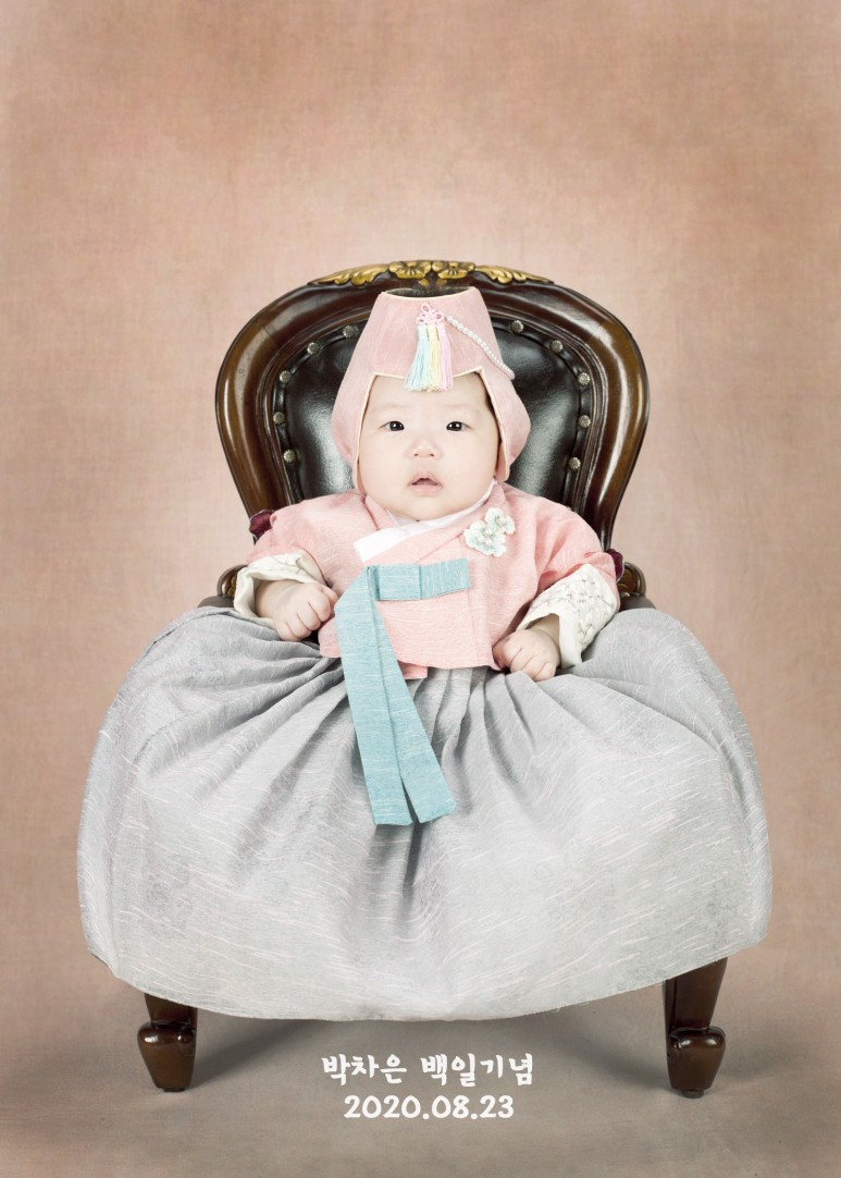 촬영하는 백일, 돌잔치 염사진 추천!! [전통 백일사진, 돌사진 전문사진관] 인천에서 옛날처럼 의자에서 2
