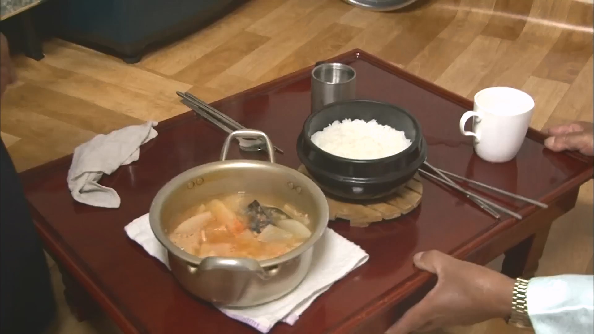 [인간극장 다시보기] 다시 태어나도 서로밖에 없다 하시는 백발의 황혼 부부, 따뜻하고 싱그러운 신혼일기 제2막이 시작된다 KBS 방송.mp4_20240415_133439.451.jpg