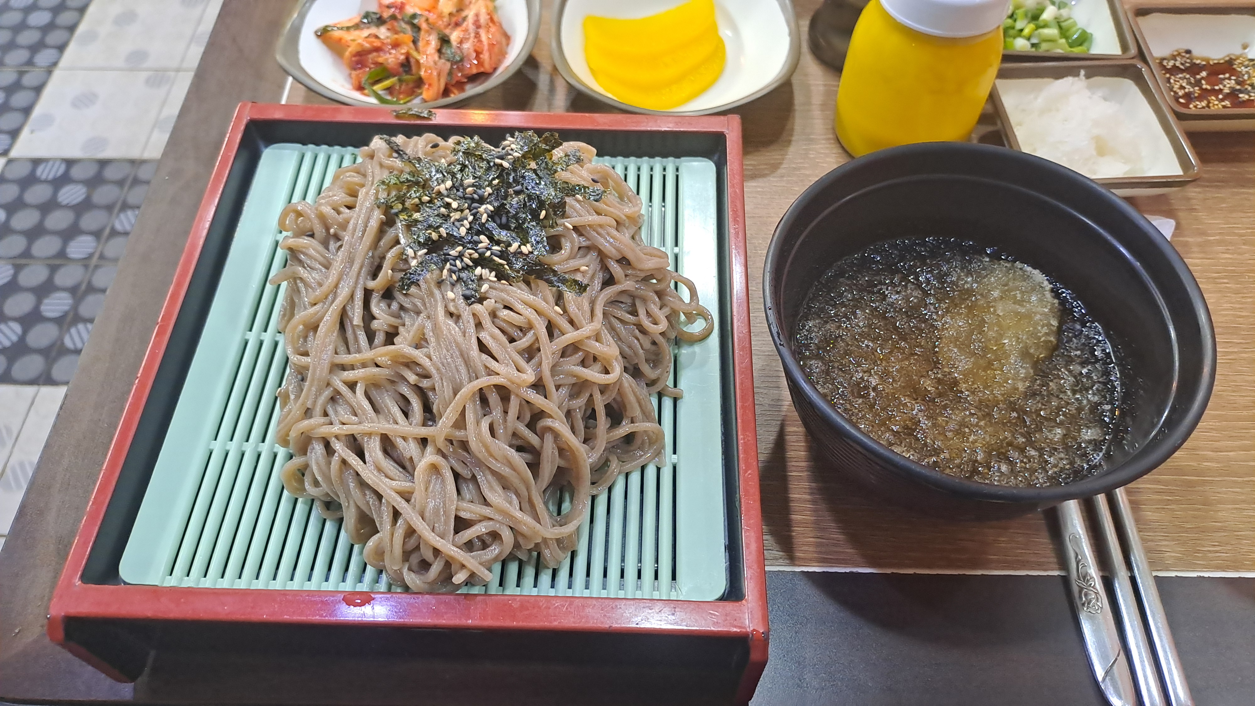 이조모밀 이미지