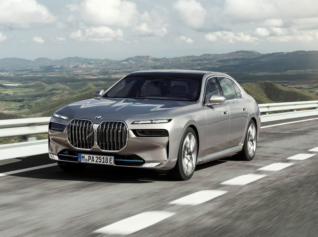 2025 BMW i7 eDrive50 페이스리프트 제원 가격은?출고기간까지 모두 정리!