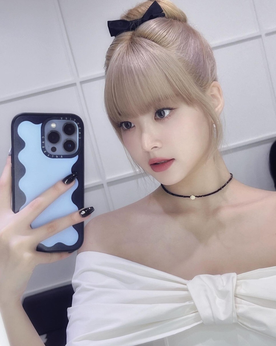  230915 르세라핌 홍은채 인스타그램