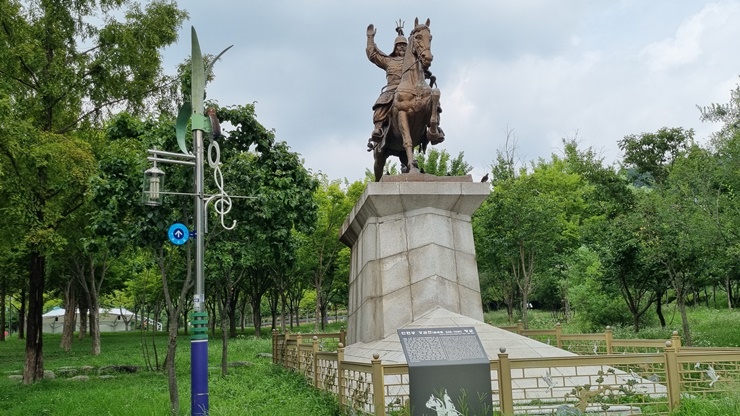 강감찬-장군-동상-사진