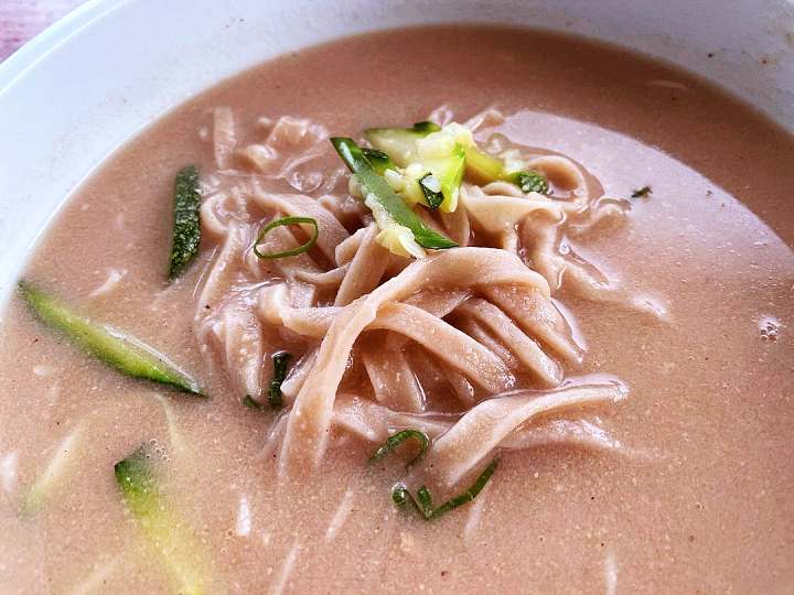 식객 허영만 백반기행 조성모 편 곡물 칼국수 발반죽 우리밀 손칼국수 소머리수육 해물파전 경주 맛집 소개