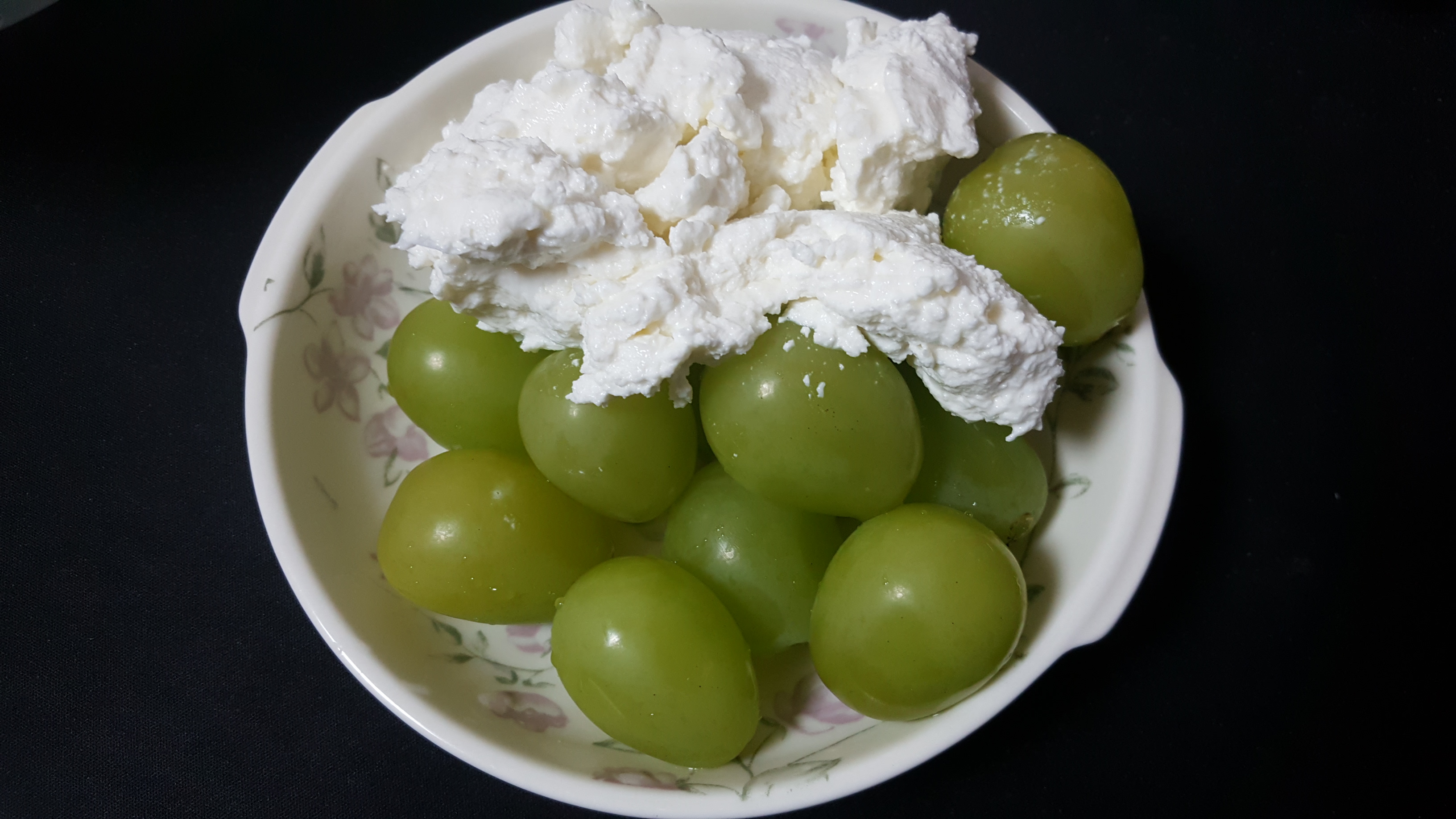  샤인머스캣 맛있게 먹기