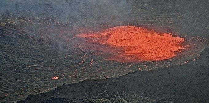 미국 하와이 킬라우에아 화산 분출하여 최고 등급 경보 발령