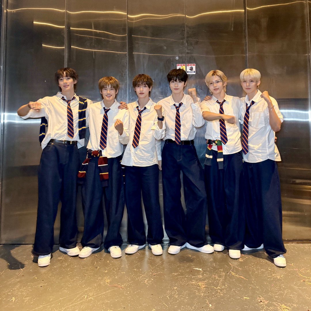 20250529엠카트위터공계가족사진