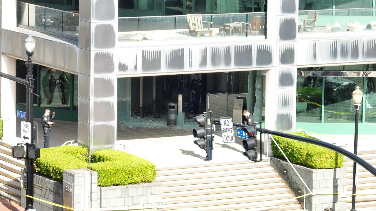  미국 켄터키주 루이빌 은행 총기 난사 범인, 5명 사망, 9명 부상