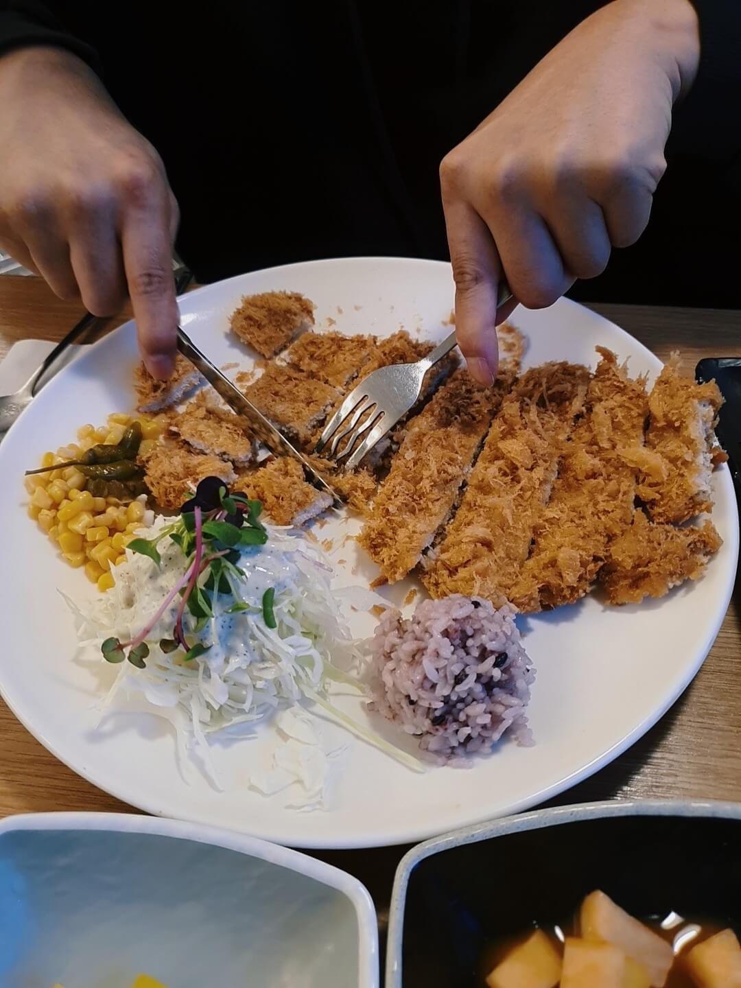 춘천 공지천 근처 삼천동 돈까스맛집 송암식당