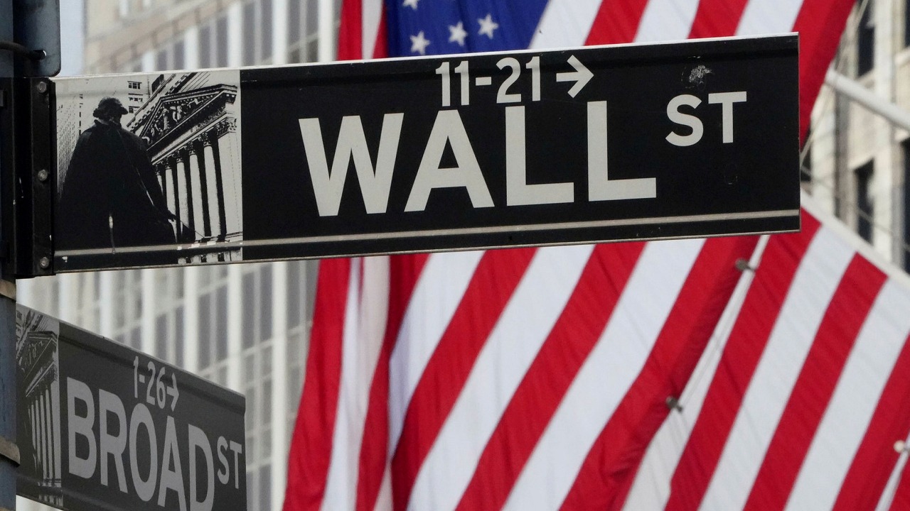  2021년 3월 8일 월스트리트(Wall Street) 헤드라인 뉴스, 나스닥 새로운 주에 접어들다, 브렌트유 70달러 돌파, 테슬라가 폭락할 때 주식의 최근 움직임의 배경에는 무엇이 있을까?, NTF 열풍, 비난을 ..