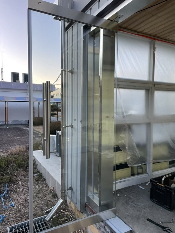 식당관 출입구 강화도어 유리문으로 설치 김해 진영 제일고등학교 강화도어 설치, 13