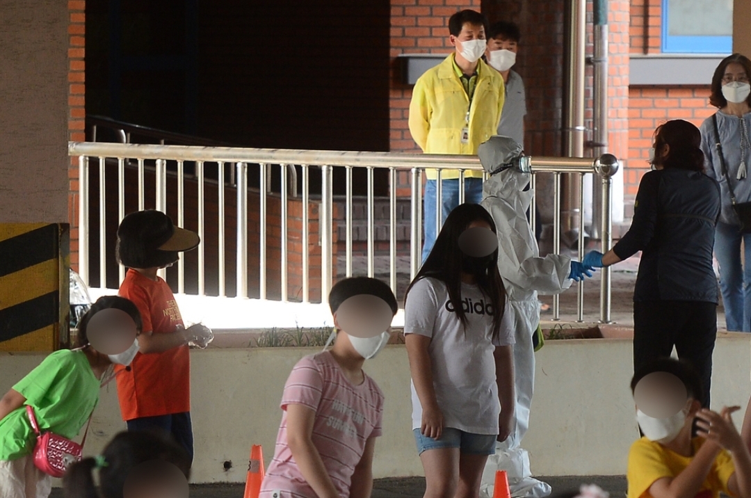  광주 계수초등학교 남매 코로나19 확진자 발생