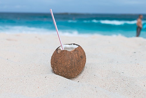 코코넛 오일은 다이어트에 도움이 된다.