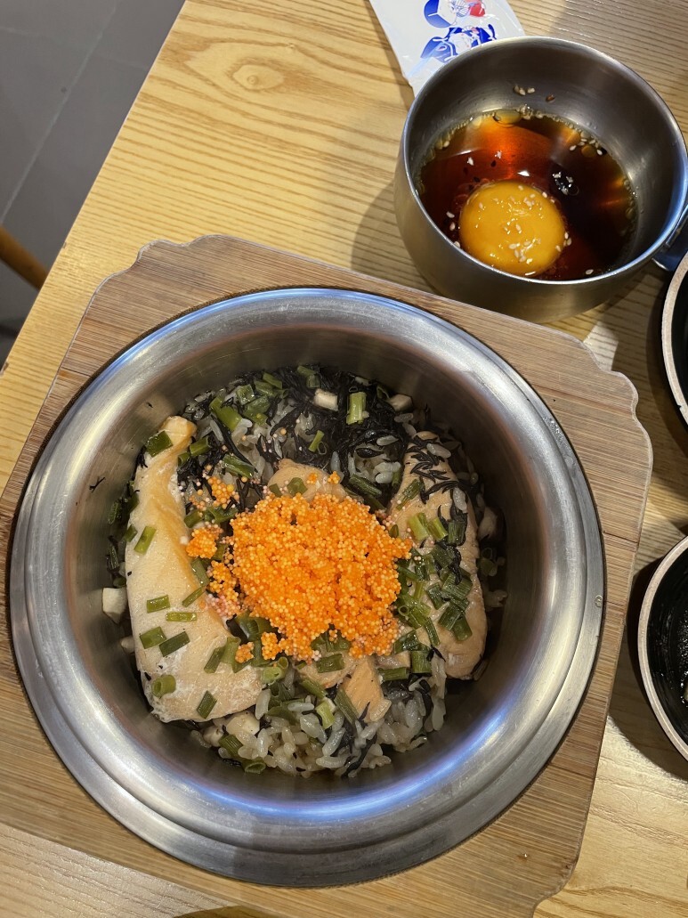 만선호해물칼국수 연어솥밥