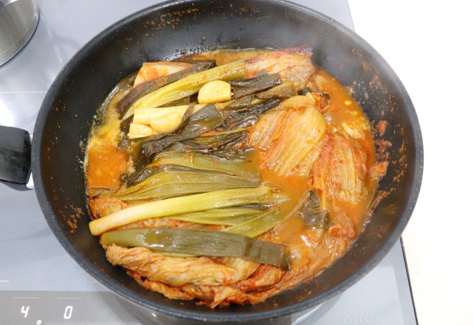 어남선생님 류수영 김치찜 레시피 돼지고기 앞다리접시 묵은김치요리 3