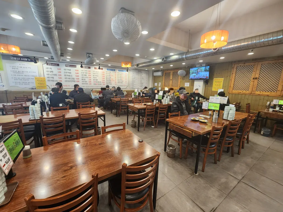 일산-중산동-줄서서먹는-맛집-고봉산시래기-매장-실내-인테리어