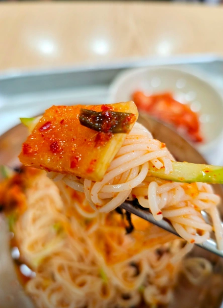 생활의달인 은둔식달 &ndash; 잔치국수계의 평양냉면&amp;#44; 서울 국수 맛집 두 곳 집중 분석