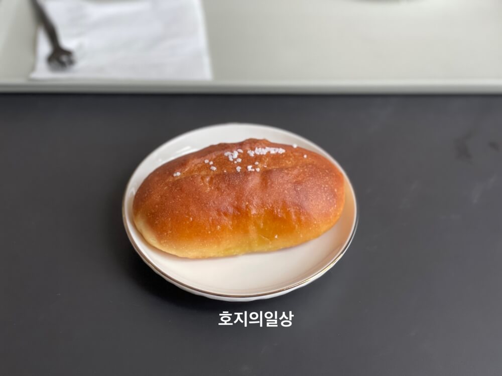 제주 구좌 카페 맛집 꼬스뗀뇨 - 소금빵