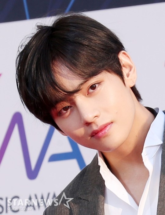  '엄청' 방탄소년단 뷔, 달콤 러브레터로 아미에게 '설렘' 선물