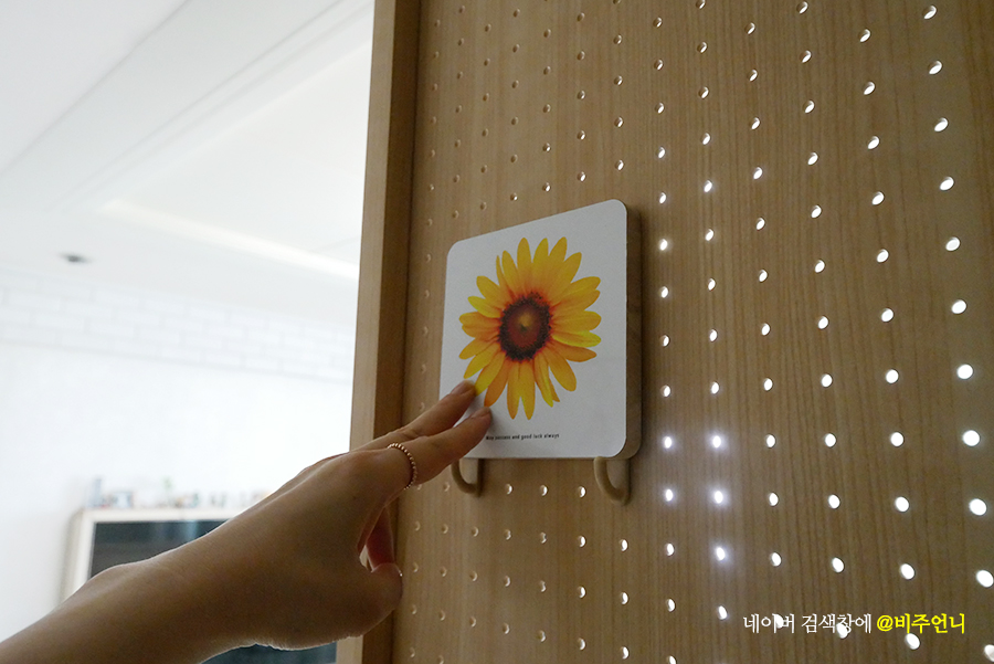 인테리어 잡화에도 딱인 해바라기 그림 돈 들어가는 액자 3
